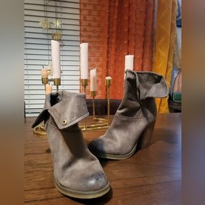 Size 7 brown suede cuffed ankle boots
